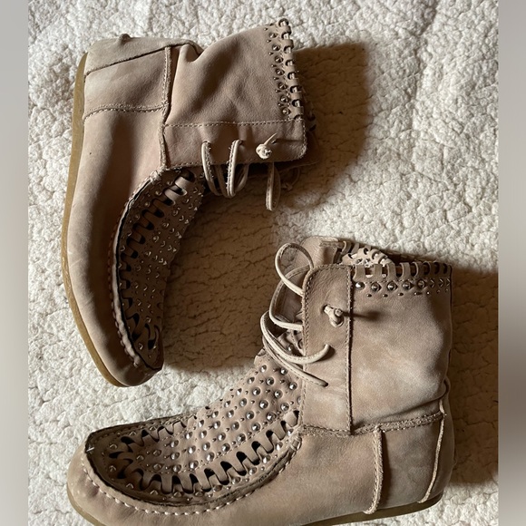 Sam Edelman Katelyn Studded Moccasin Bootie Tan Leather Boot Anthropologie 7 - Picture 4 of 7